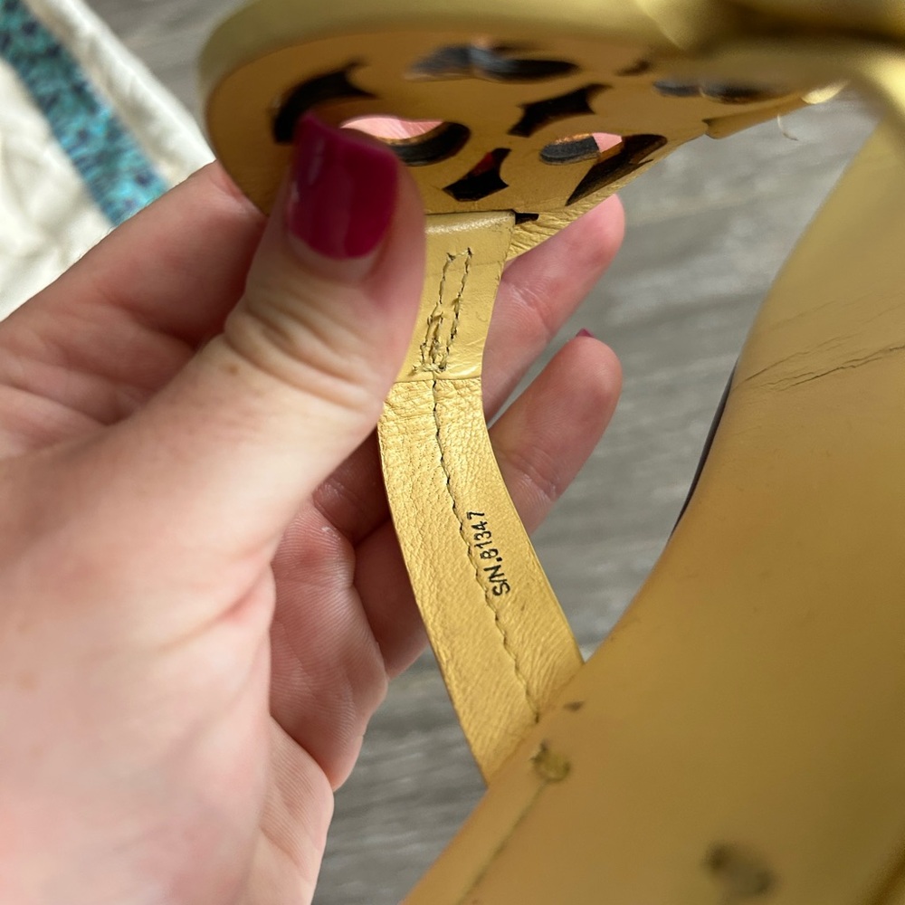 Tory Burch Miller Welt Sandals Banana Yellow Leather Size 7 - Picture 7 of 8
